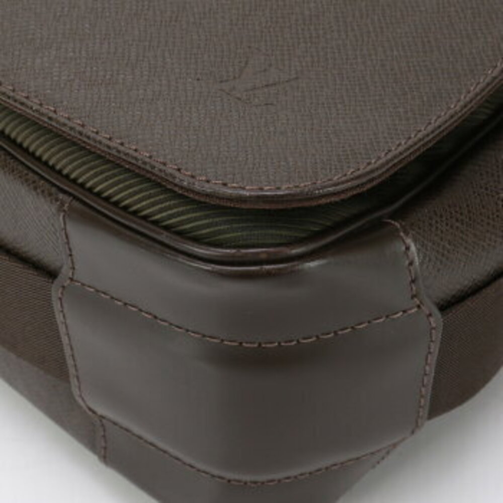 Louis Vuitton Taiga Leather Victor leather business bag crossbody messenger - Picture 9 of 14